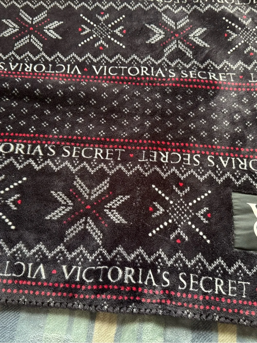 Victoria's Secret Black & Red Fair Isle Plush Throw Blanket